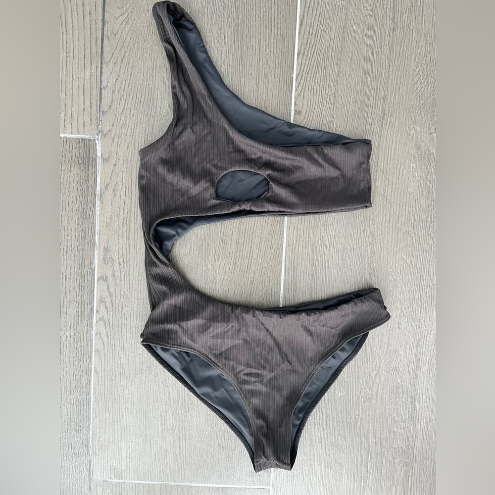 Frankie’s bikinis Mila Plissé One Piece Swimsuit